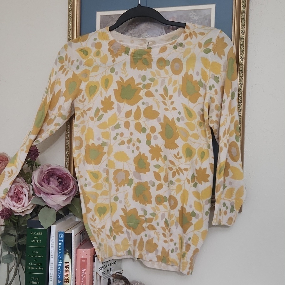 Boden Wool Floral Cardigan with button detail on the back size 4 Cottagecore - Picture 6 of 10